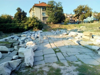 Пловдив древнеримский вход и улицы